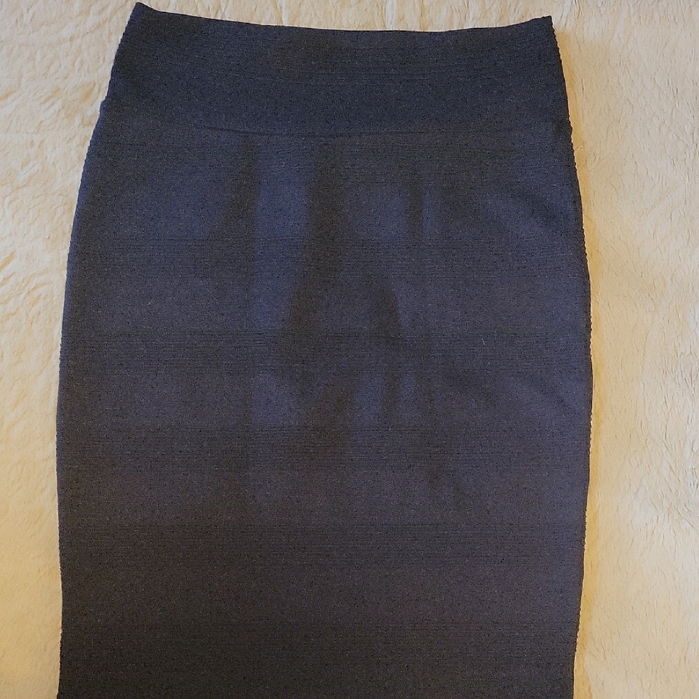 SALE 3 For $20 - LulaRoe Elegant Navy Textured Pencil Skirt MEDIUM